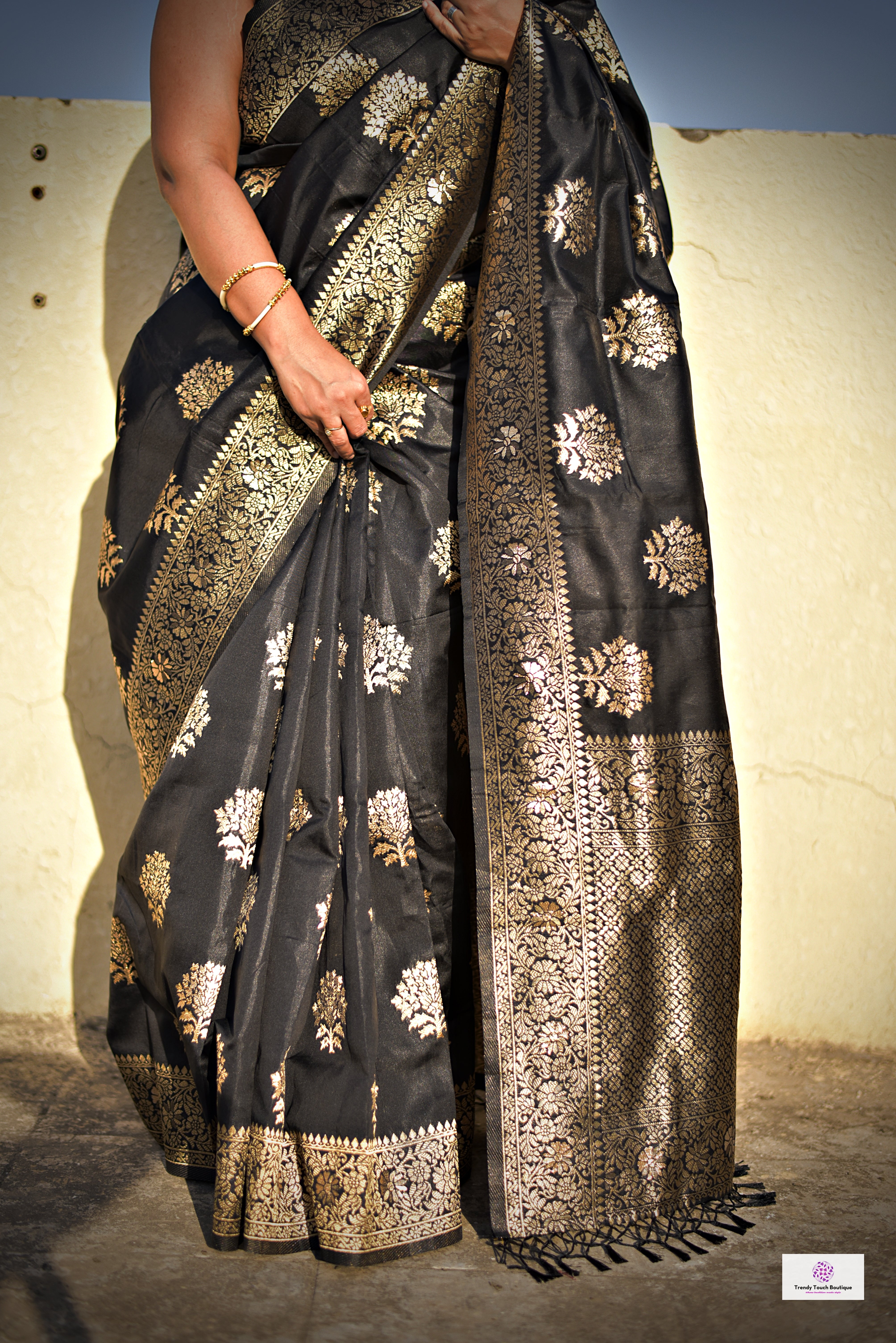 black banarasi silk wedding bridal wear saree with blouse piece online best price lightweight