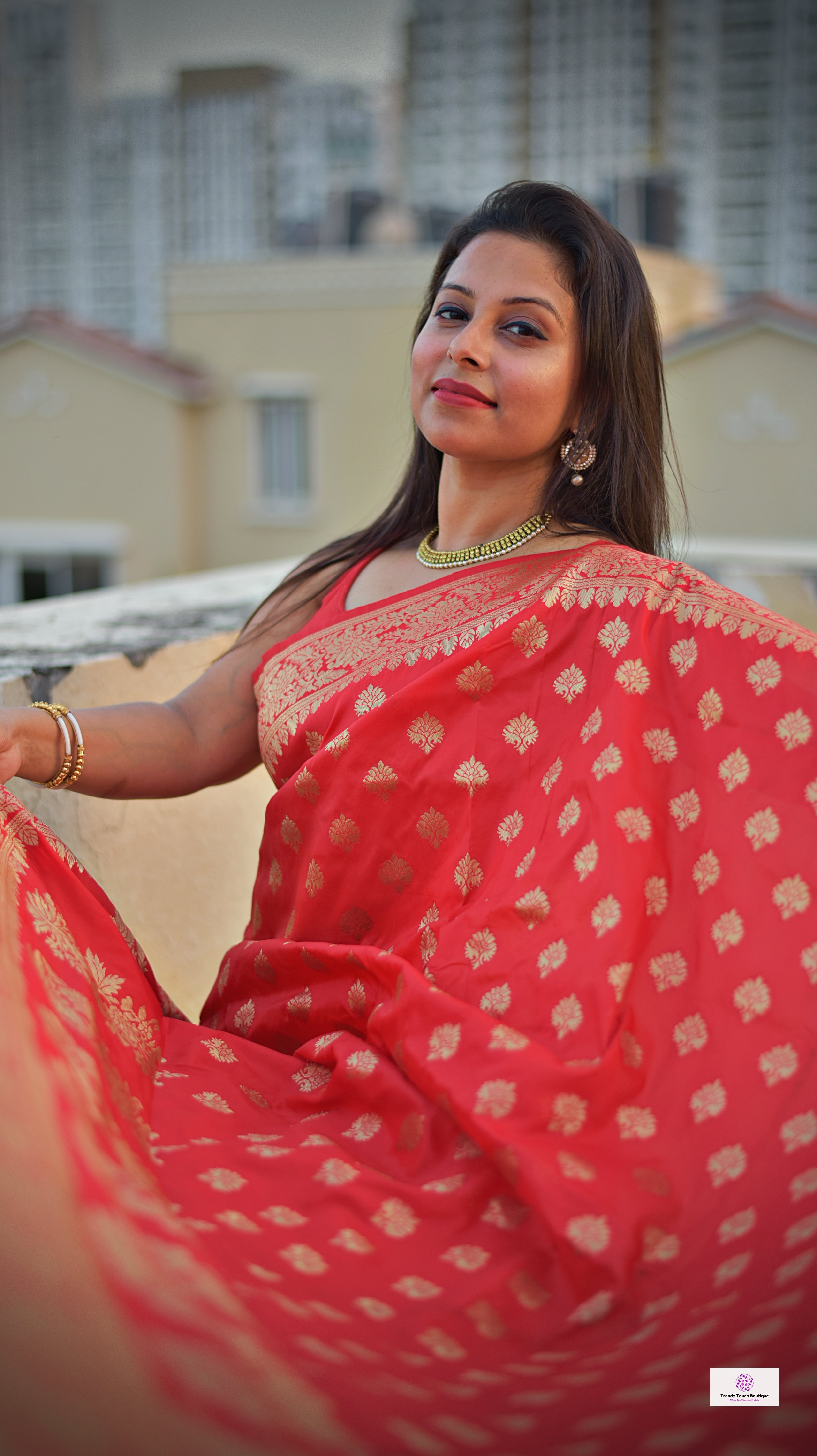 red banarasi silk zari work sare wedding wear marriage function party wear saree affordable price