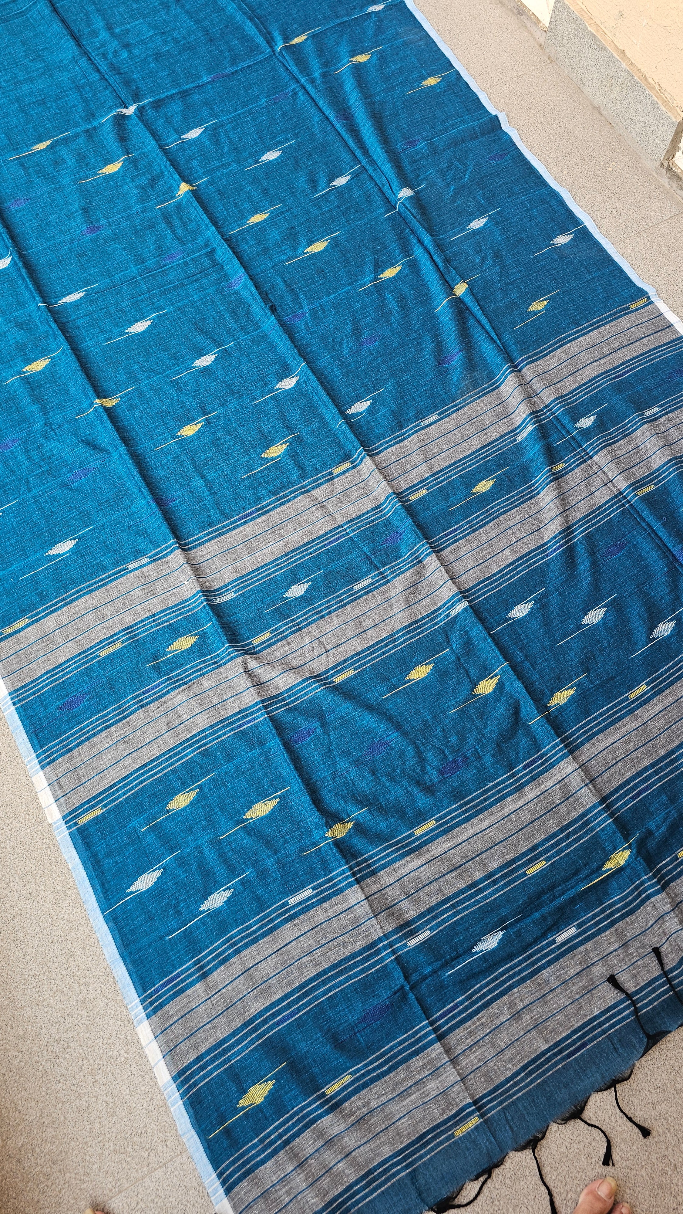 Meghla - Needle Jamdani Handloom - Mulcotton Saree