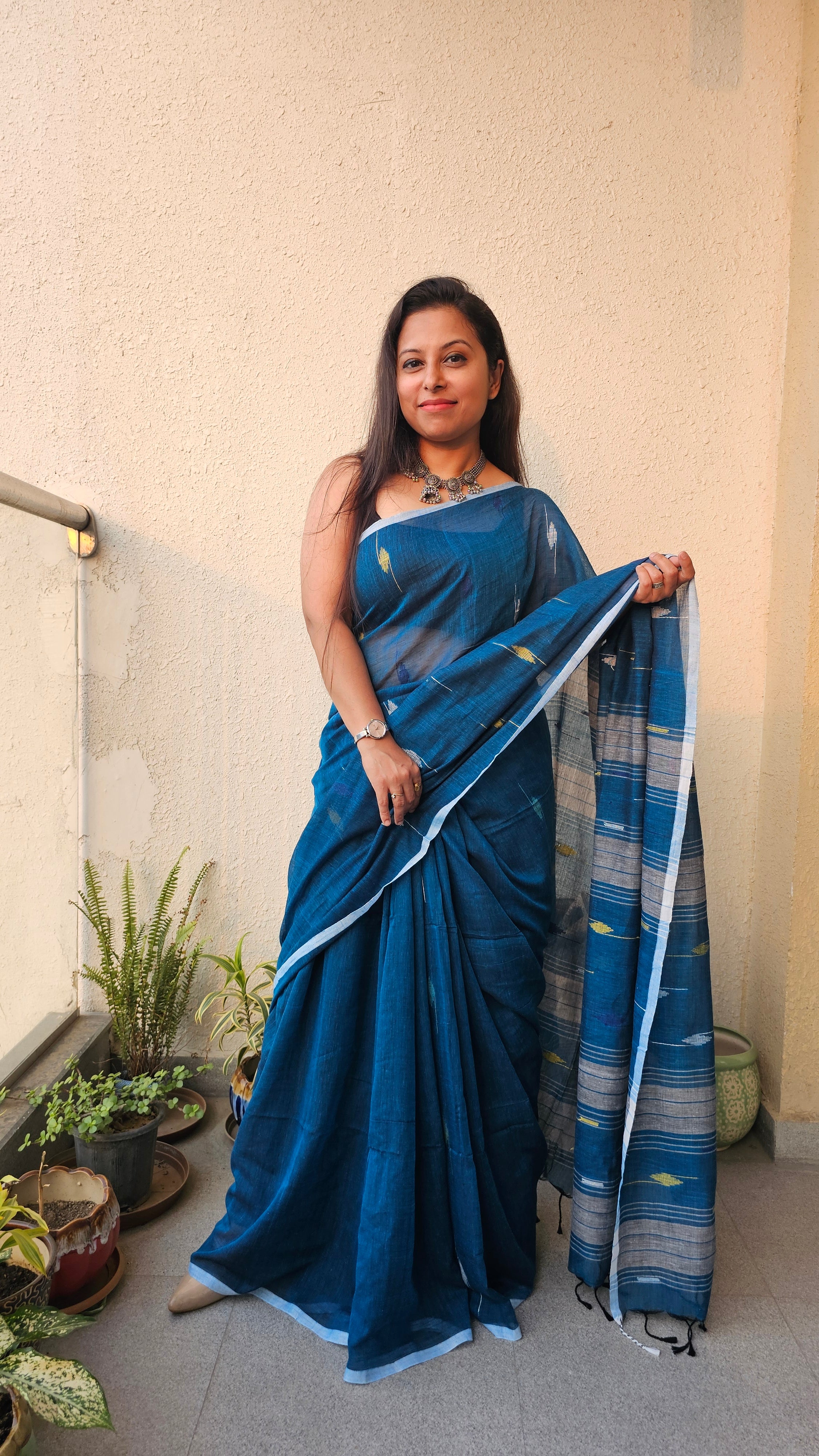 Meghla - Needle Jamdani Handloom - Mulcotton Saree