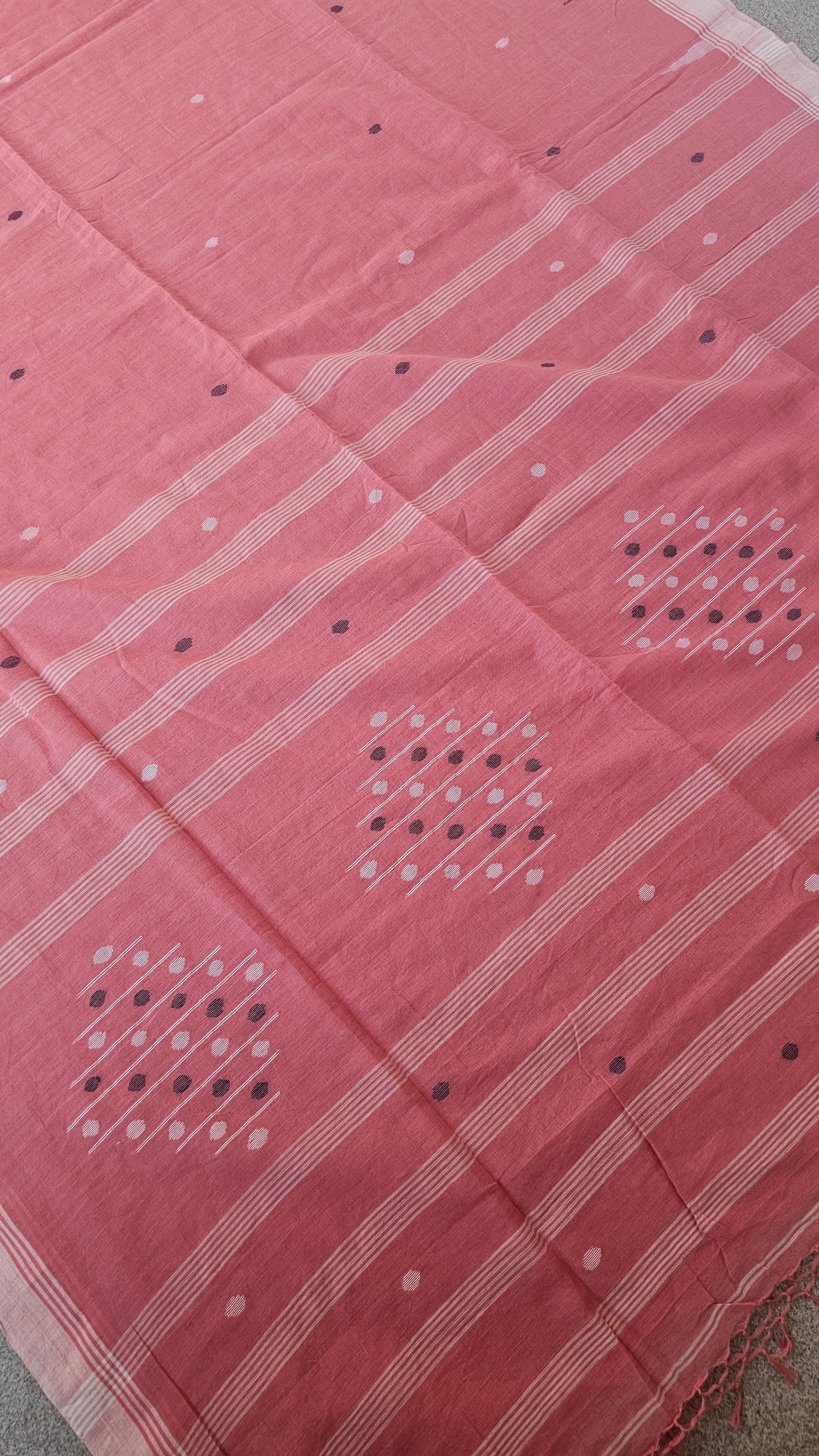 Mon - Needle Jamdani Handloom - Cotton Saree