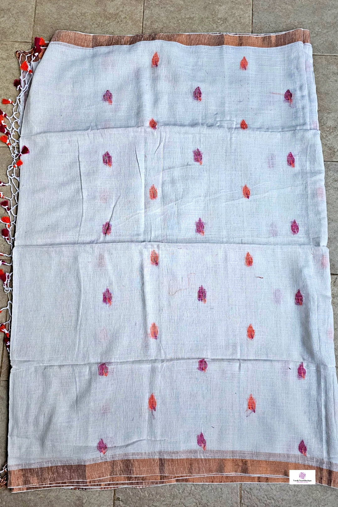 White Florals - Jamdani Handloom - Linen Saree