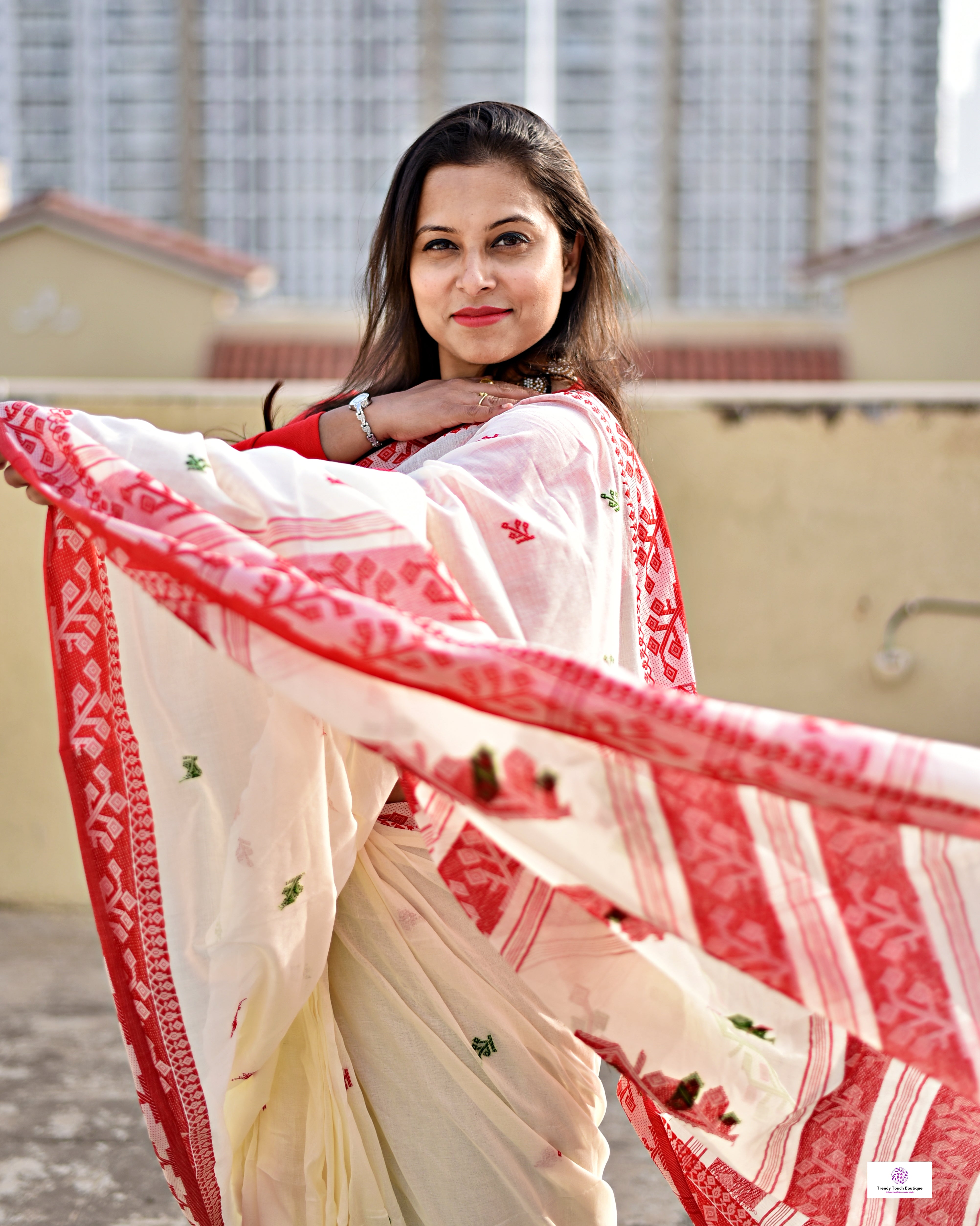 Phulia pure Bengal cotton handloom saree red white green saree for everyday regular wear saraswati puja ceremonies temple wear with blouse piece best price 