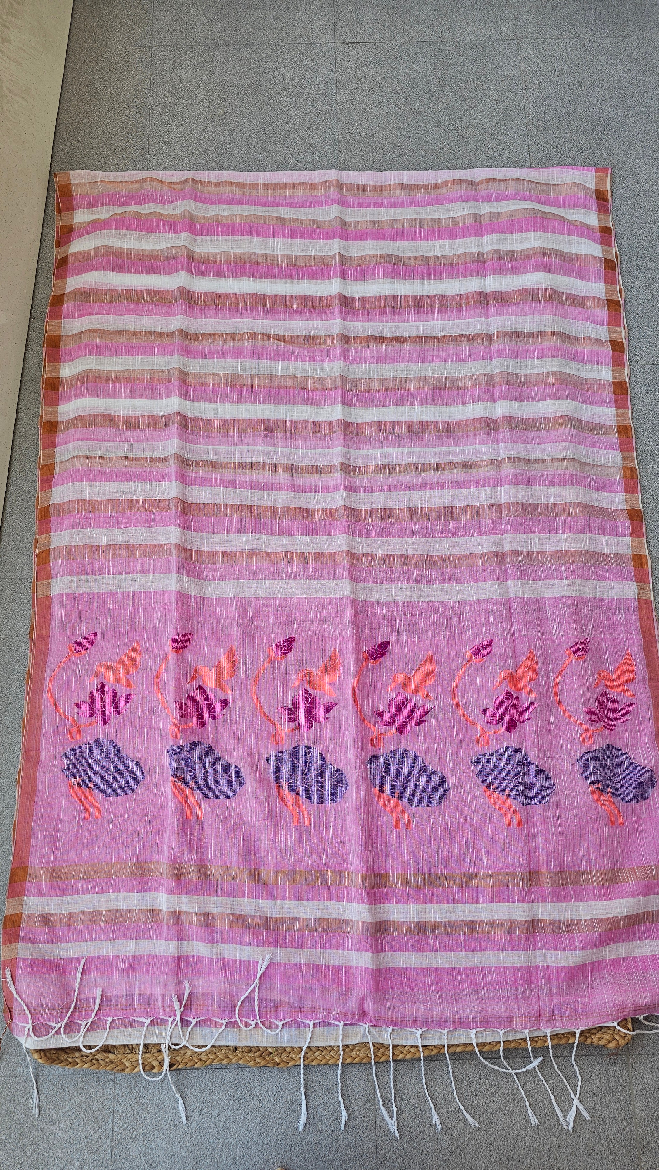 Padma Dighi - Jamdani Handloom - Pure Linen Saree