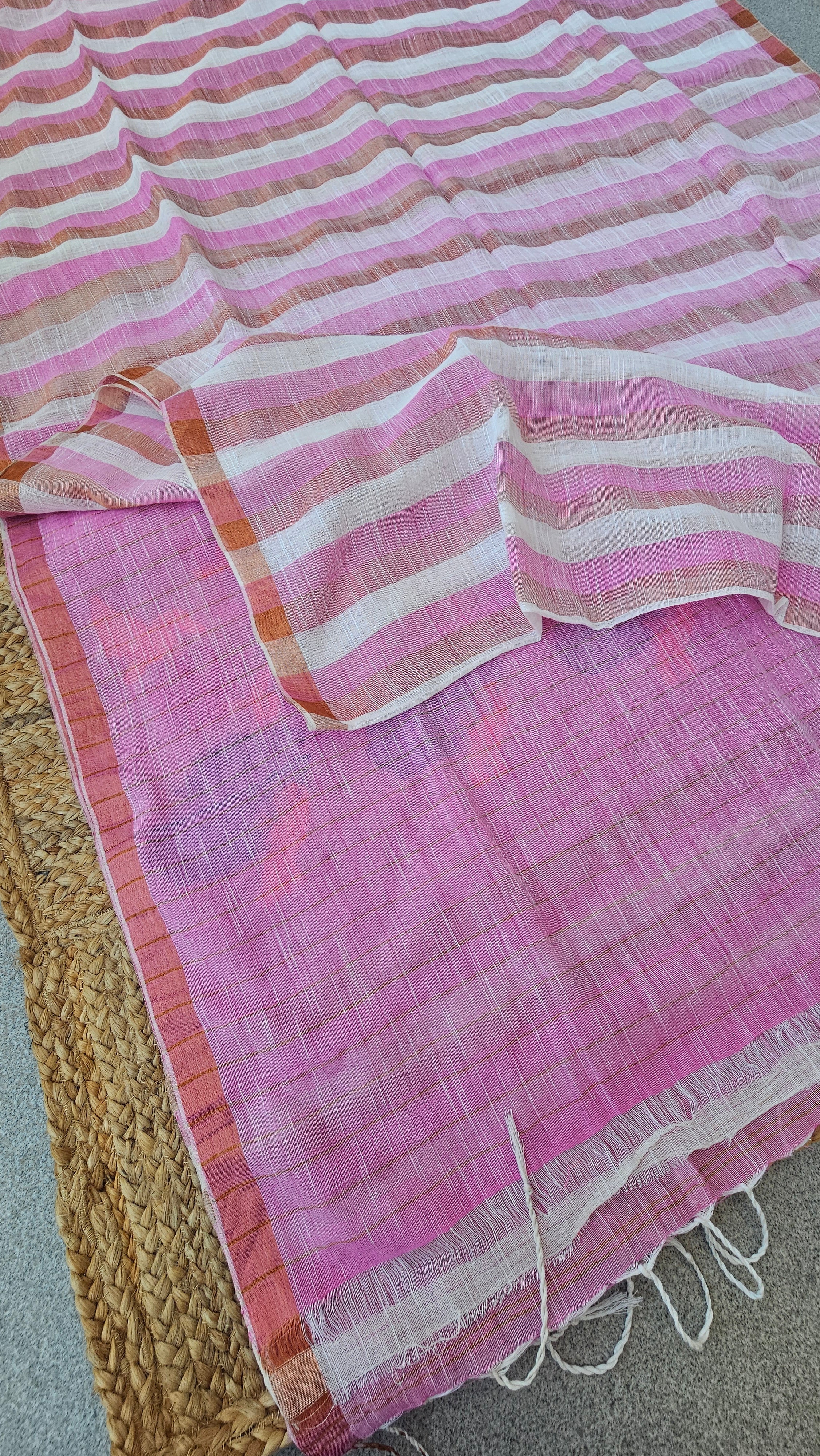 Padma Dighi - Jamdani Handloom - Pure Linen Saree