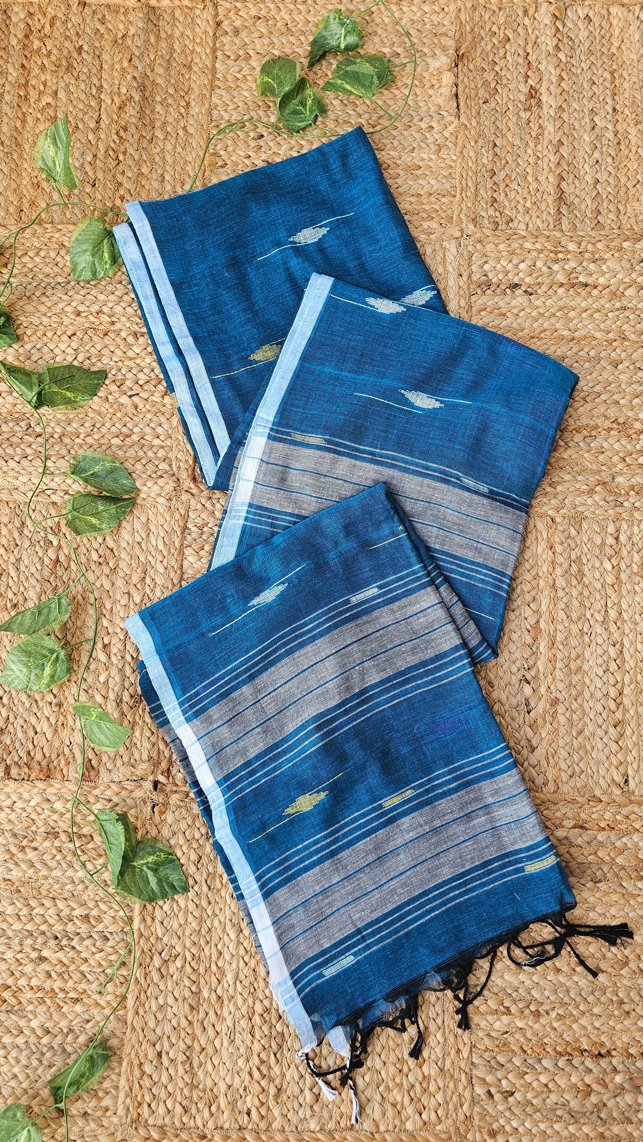 Meghla - Needle Jamdani Handloom - Mulcotton Saree