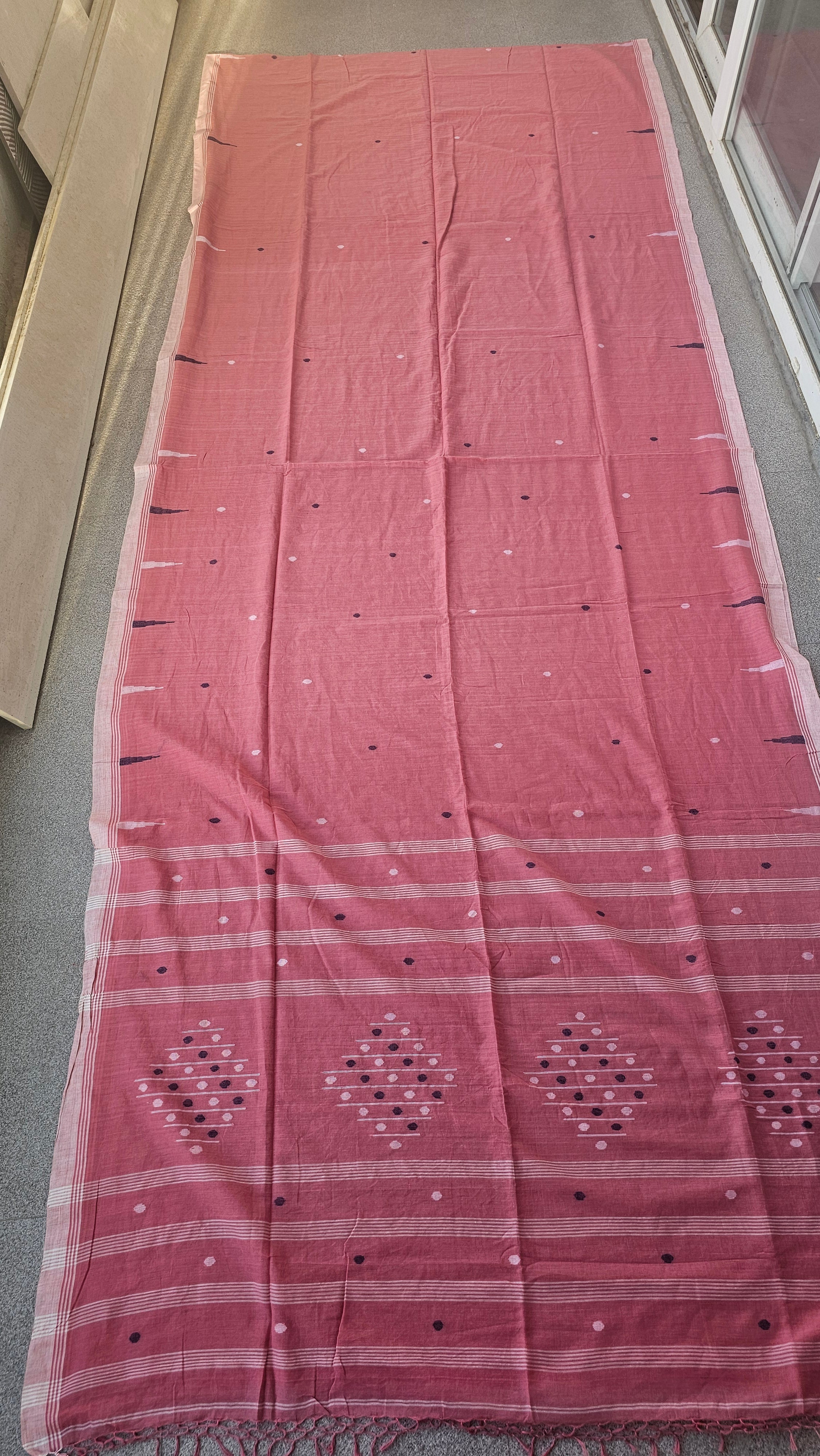 Mon - Needle Jamdani Handloom - Cotton Saree