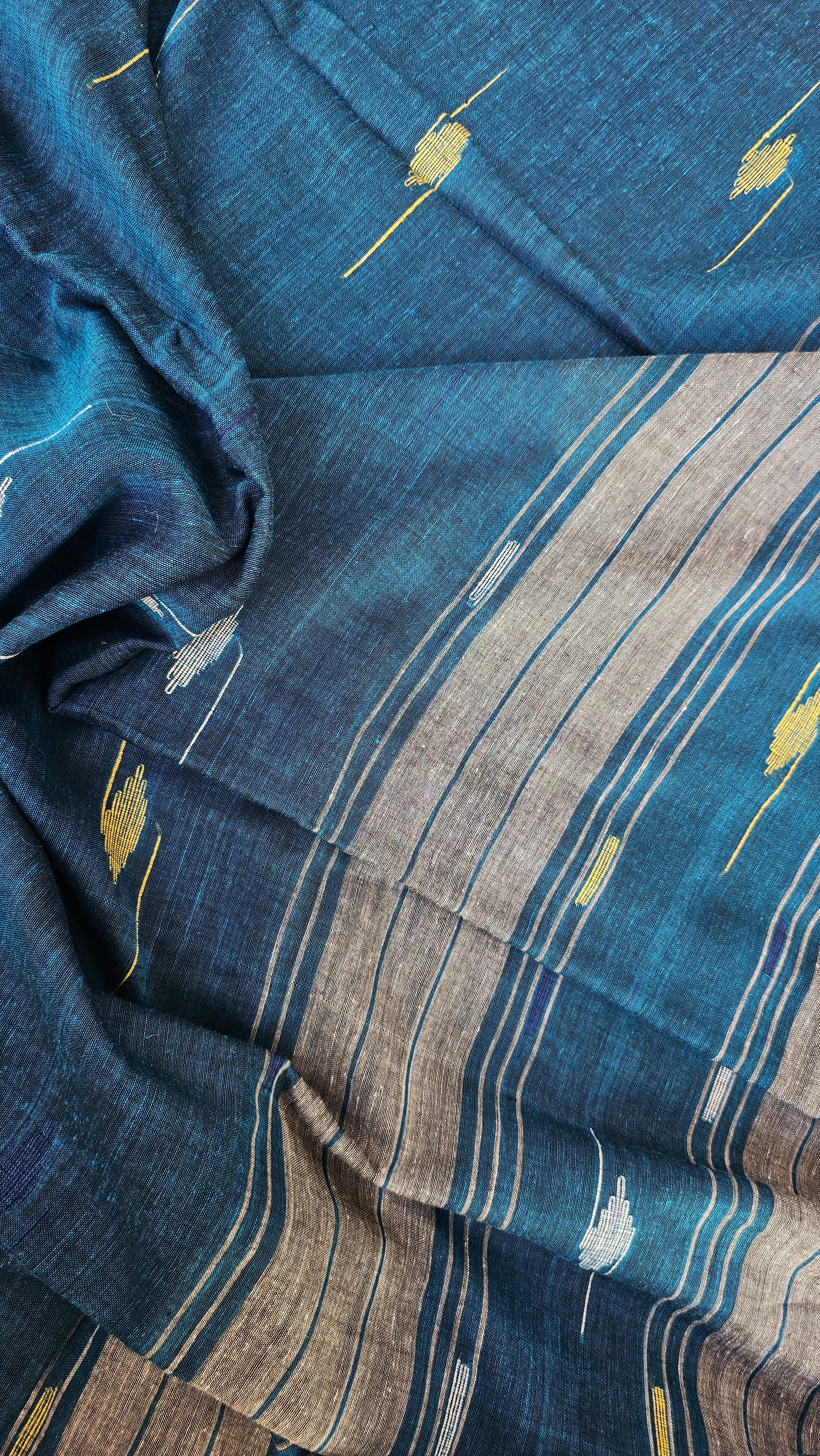 Meghla - Needle Jamdani Handloom - Mulcotton Saree
