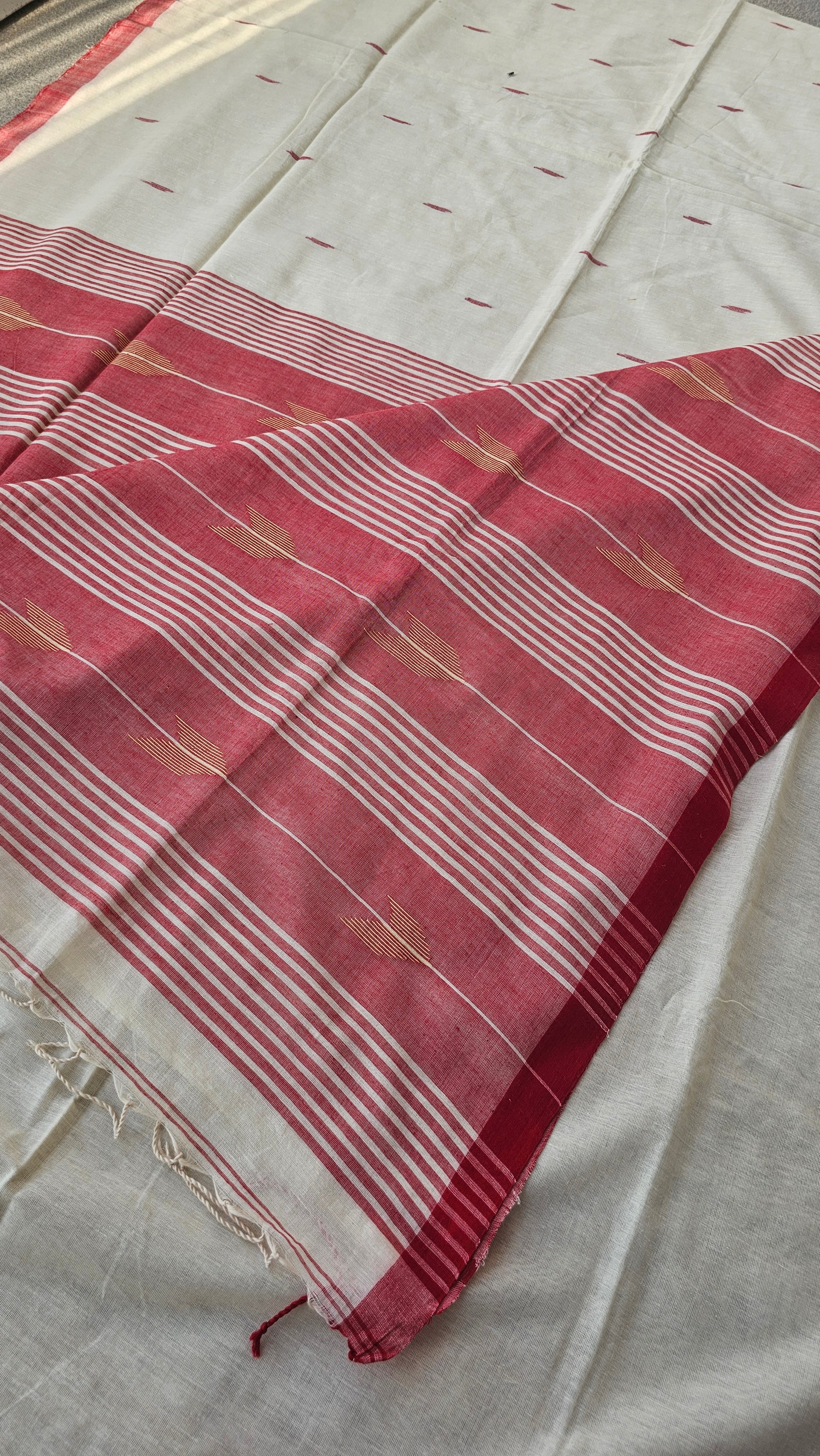 Godhuli - Jamdani Handloom - Cotton Saree
