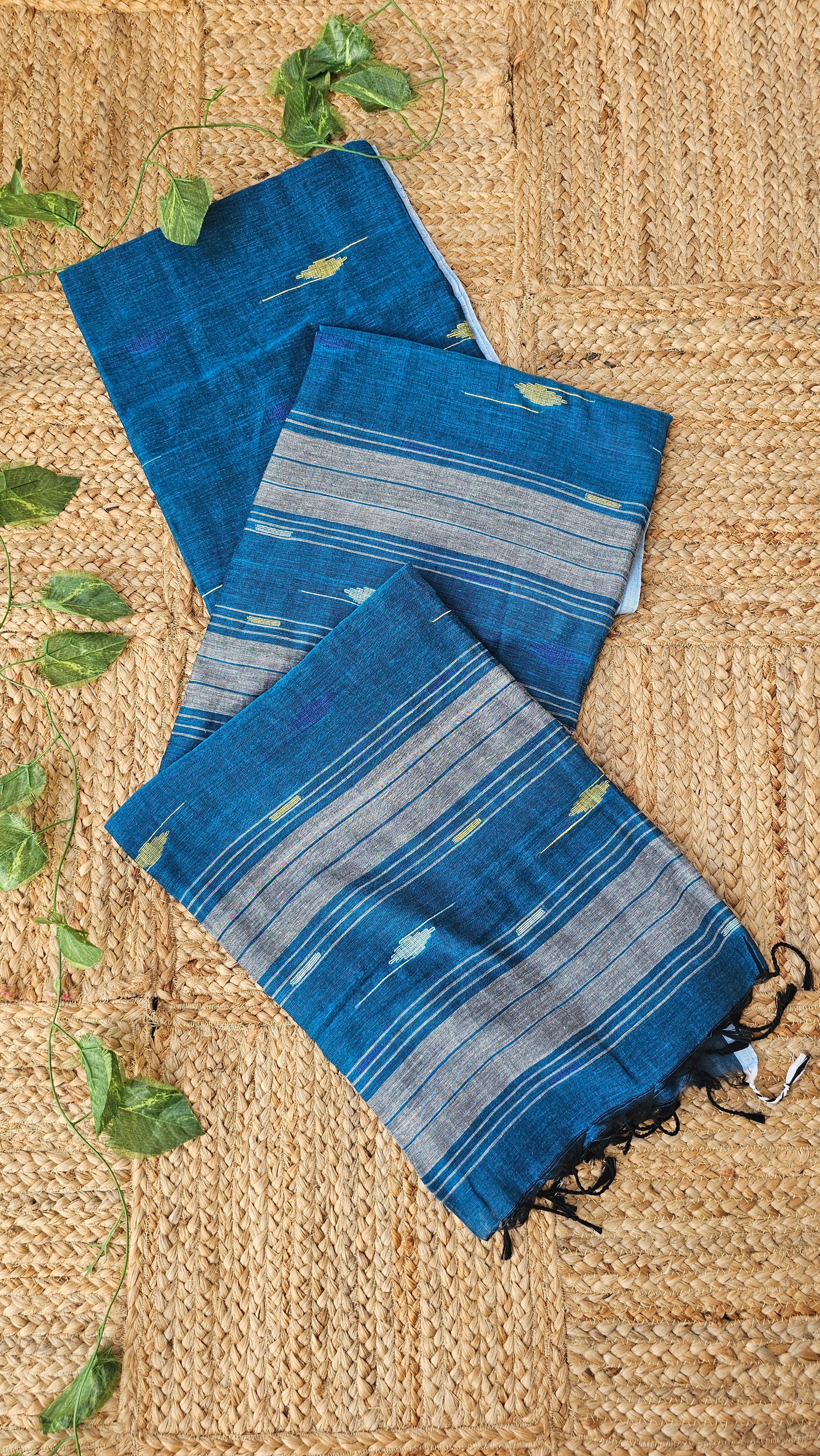 Meghla - Needle Jamdani Handloom - Mulcotton Saree