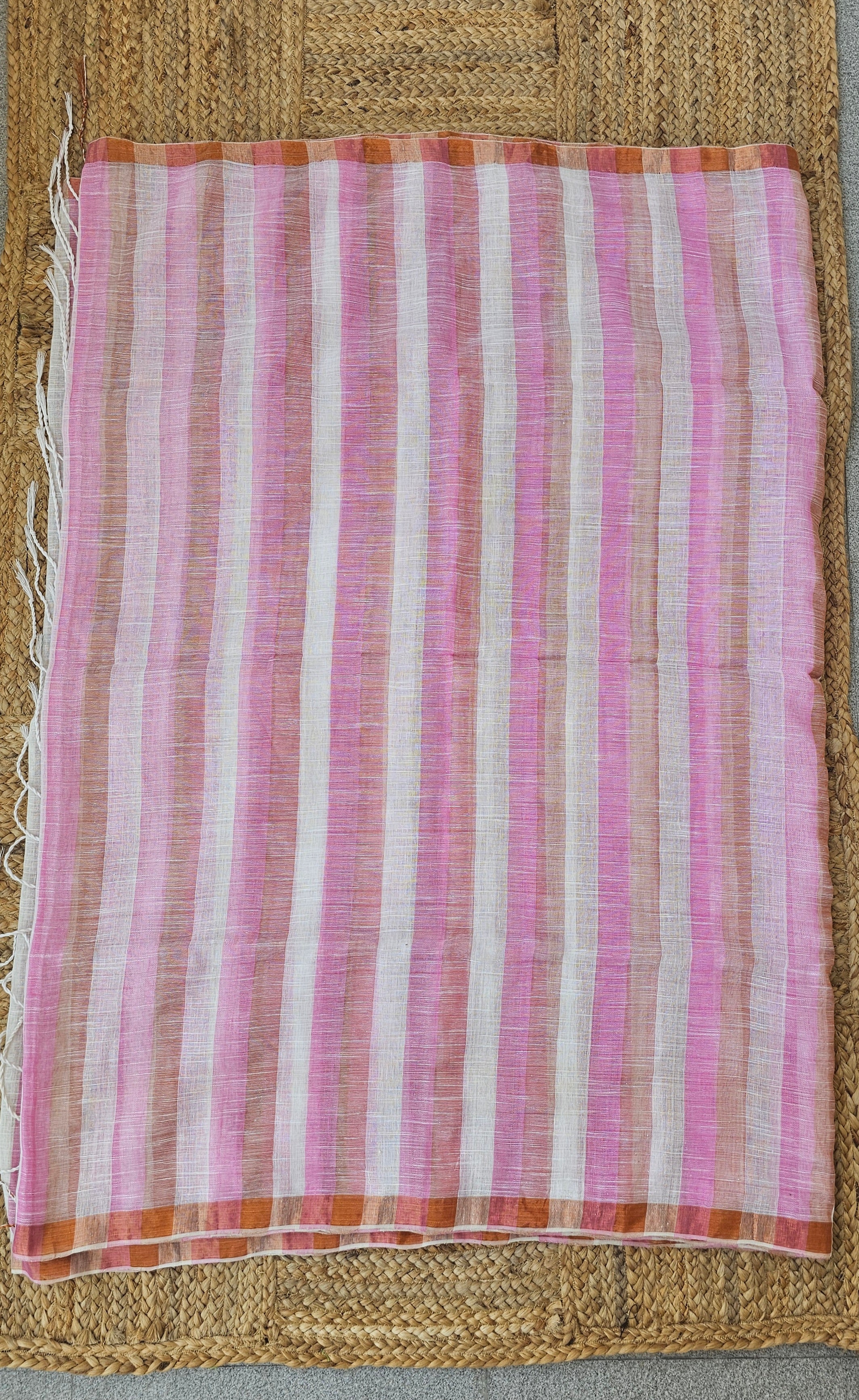 Padma Dighi - Jamdani Handloom - Pure Linen Saree